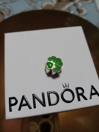 Charm Trébol Pandora Plata y Verde