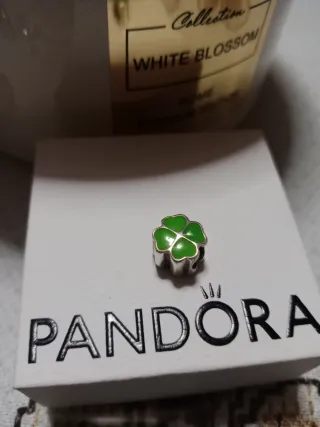 Charm Trébol Pandora Plata y Verde