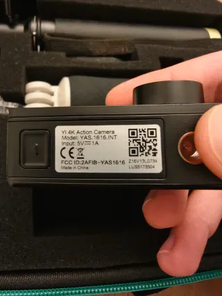 Yi Action Cam 4K con tutti gli accessori