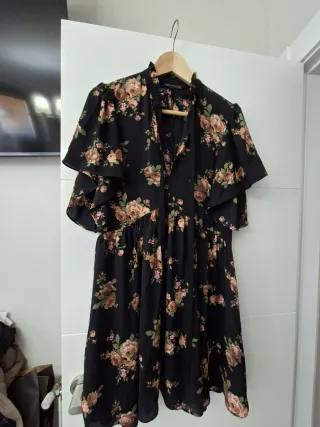 Vestido negro estampado floral