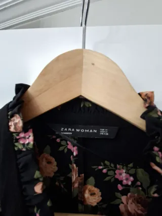 Vestido negro estampado floral