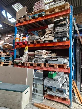 Herramientas de construcción y jardinería