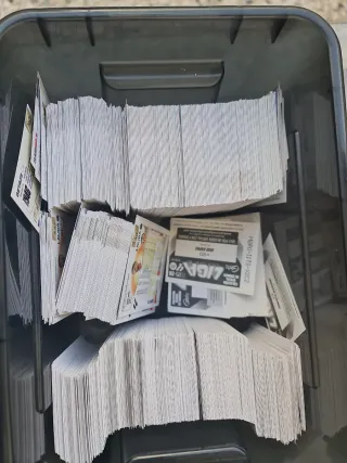 Lote cromos Este y Megas 25/26