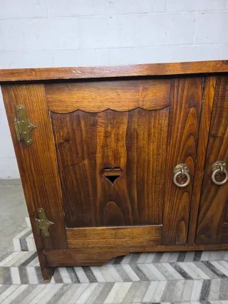 Aparador colonial diseño corazones