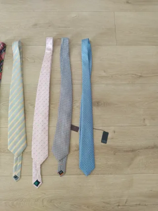 Lote de corbatas nuevas con etiqueta