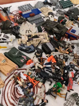 Lotte Lego: Pezzi, Action Figures e Carri Armati