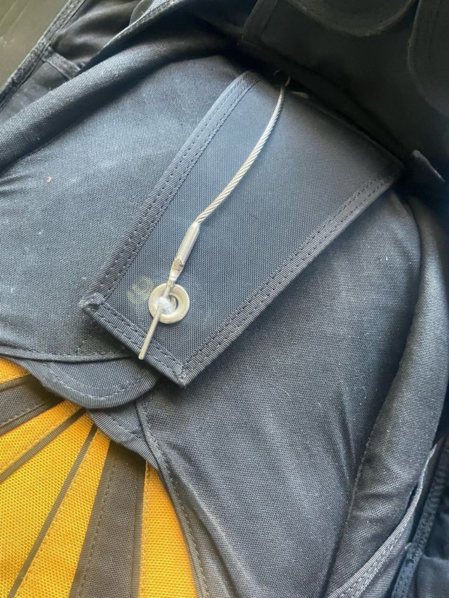 Contenedor de Paracaidismo Vector 350M con Reserva