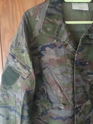 Casaca Ejército Mujer Talla 40/42 Camuflaje