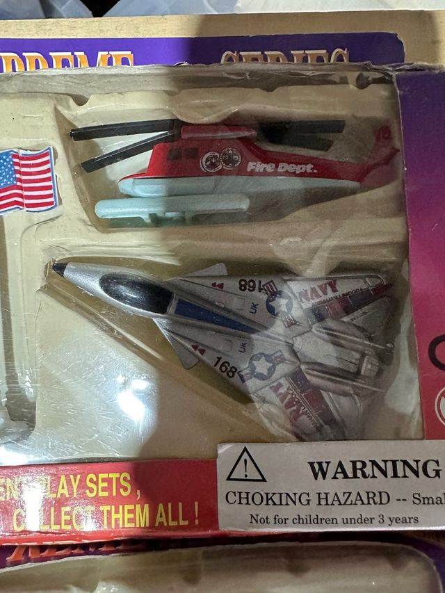 Lotto 4 Scatole Giocattoli Fast Wheels e Supreme