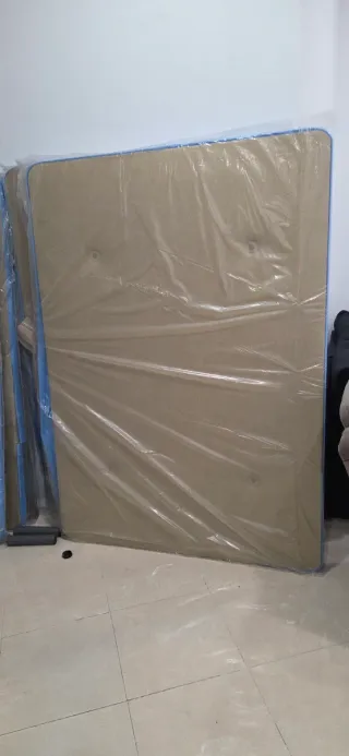 Base tapizada con patas 663687306infonmacion