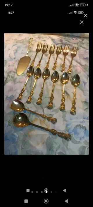 Set di posate per dessert dorate