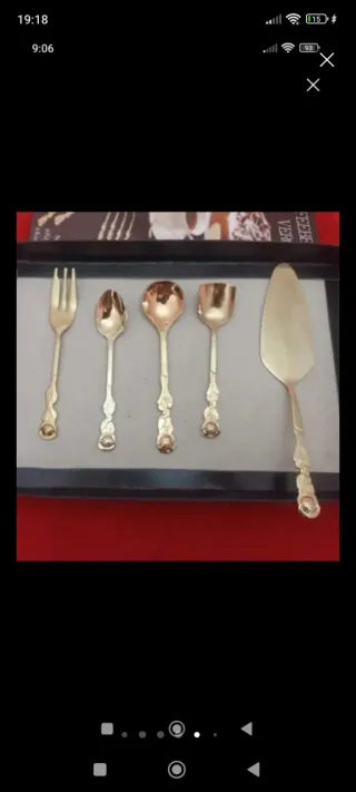 Set di posate per dessert dorate