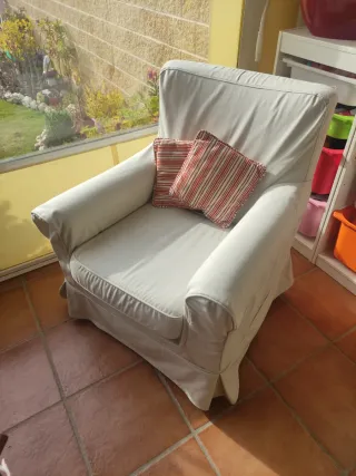 Sillón Ektorp Ikea Blanco con funda incluida.