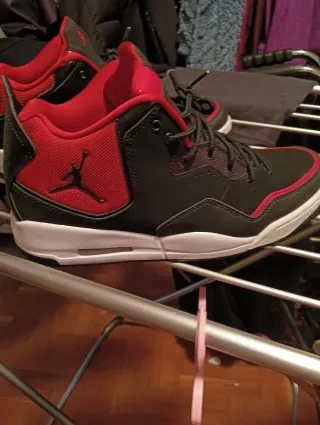 Zapatillas Jordan Originales Negras y Rojas