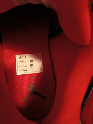 Zapatillas Jordan Originales Negras y Rojas