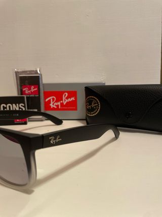 Occhiali Ray Ban Justin neri e grigi
