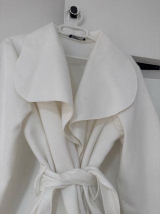 Abrigo paño fino blanco cinturón