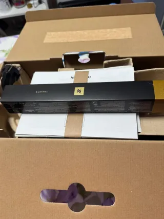 Cafetera Nespresso Pixie Negra