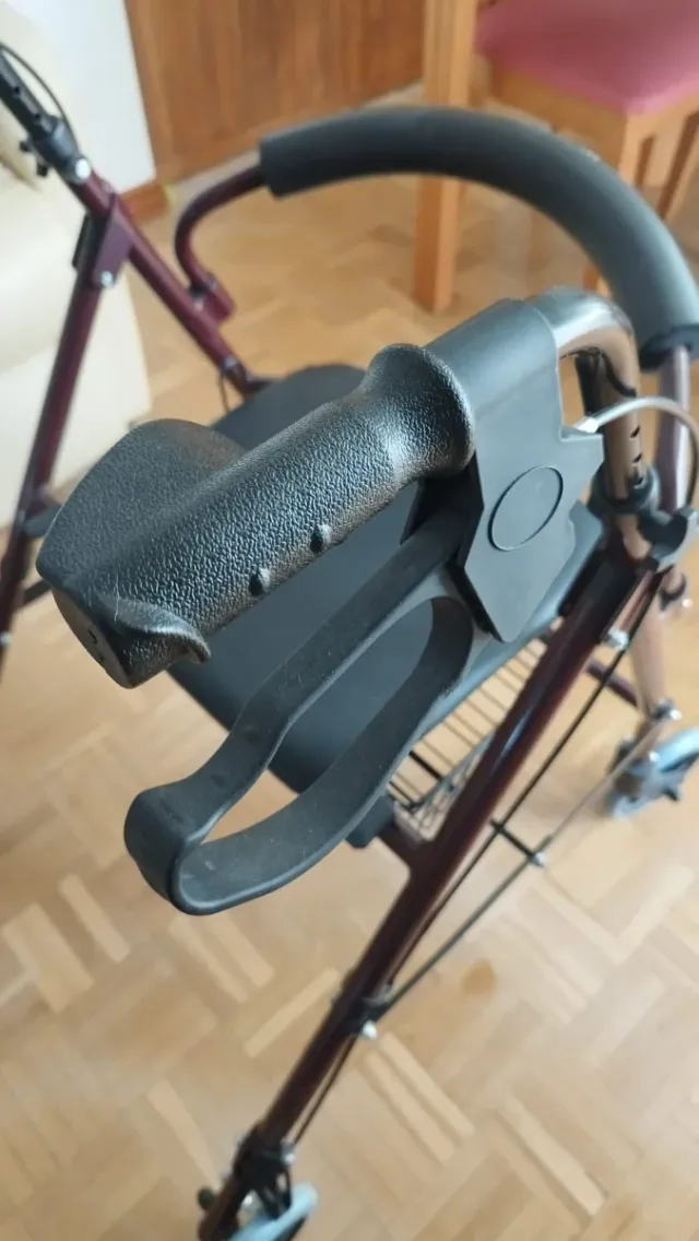 Andador para ancianos, Modelo escorial