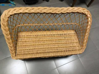 Poltrona in vimini con spazio di archiviazione