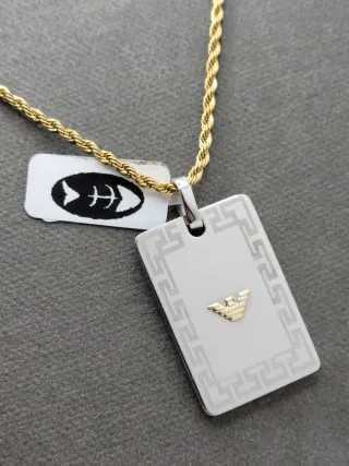 Collar elegante acero quirúrgico y chapado en oro