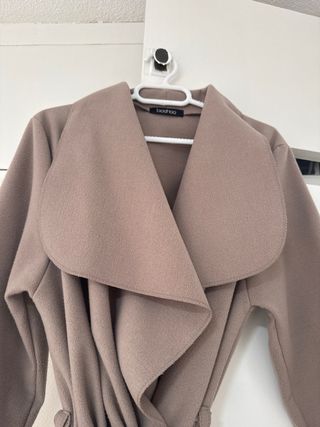 Abrigo fino Boohoo talla única
