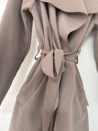 Abrigo fino Boohoo talla única