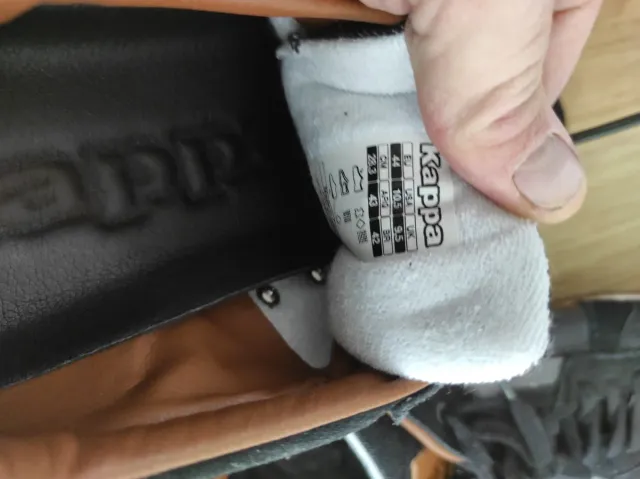 Zapatillas Kappa Negras y Marrones