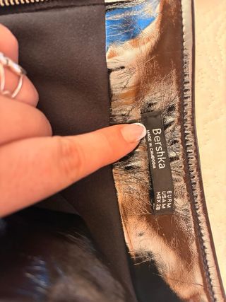 Falda charol Bershka negra