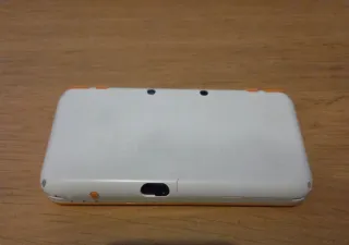 New Nintendo 2DS XL Bianca e Arancione