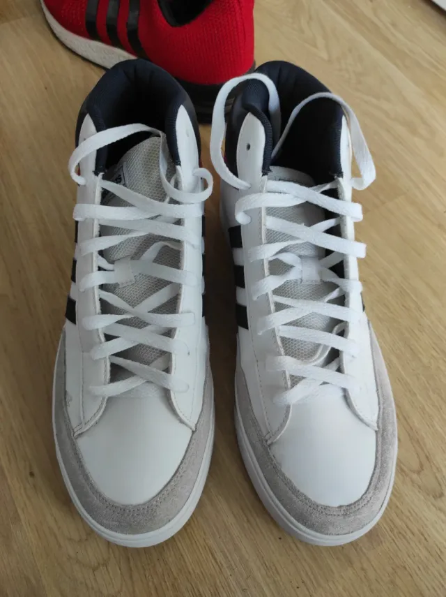 Zapatillas Adidas Blancas y Grises