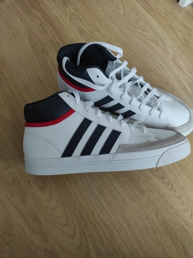 Zapatillas Adidas Blancas y Grises