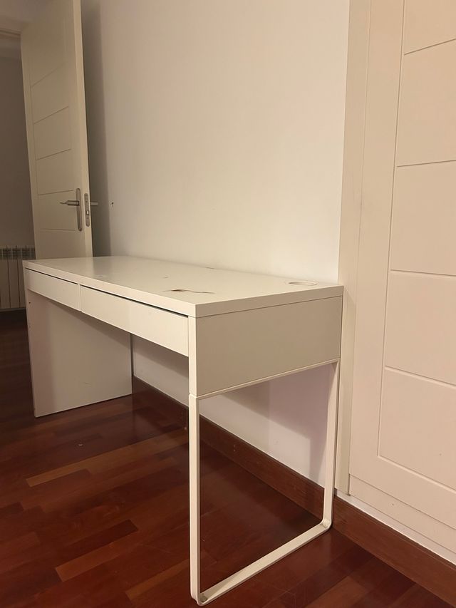 Escritorio Micke Ikea 142x50 cm
