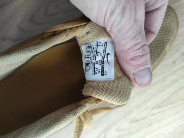 Zapatillas Nike Beige/Dorado