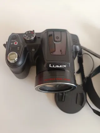 Cámara Panasonic Lumix Negra