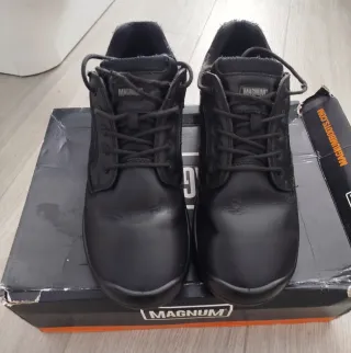 Zapatos Magnum Negros