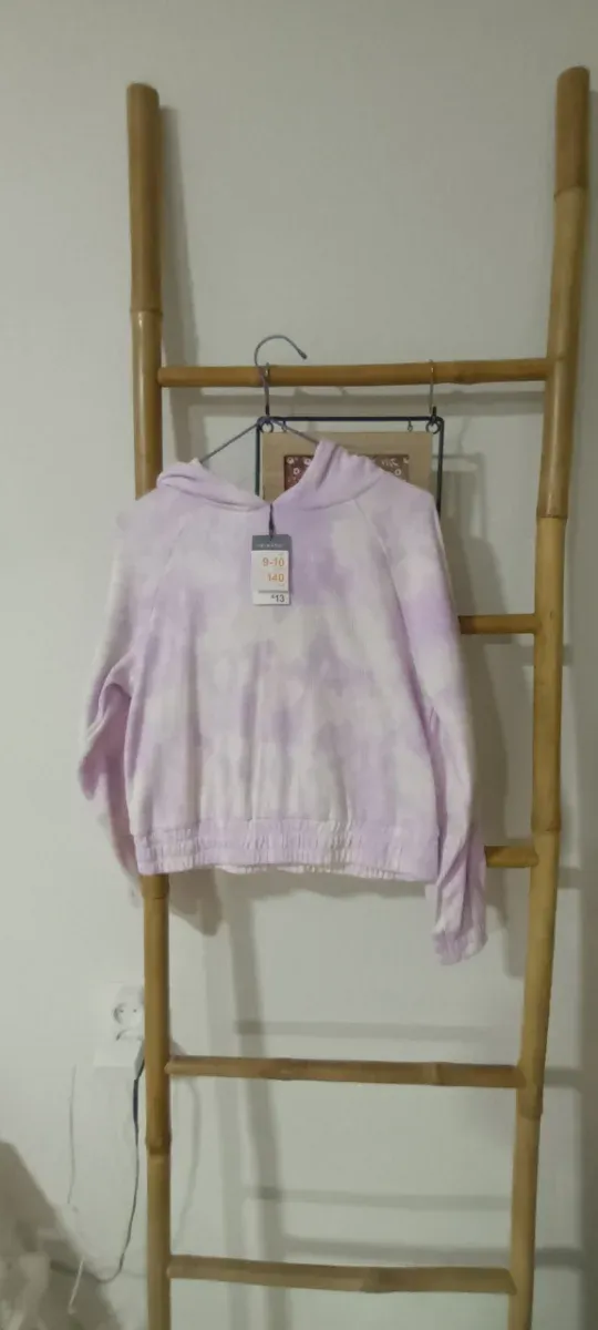 Sudadera tie-dye morada y blanca
