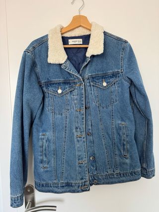 Cazadora tejana acolchada Mango. Talla XS/S