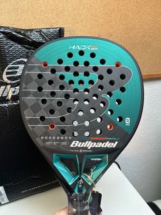 Pala Pádel Bullpadel Hack 04 Hybrid 2025