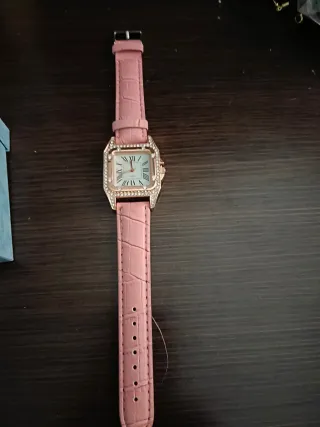 Conjunto de joyas: pendientes, reloj y pulsera