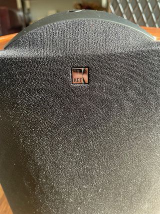 Altavoces KEF Madera y Negro