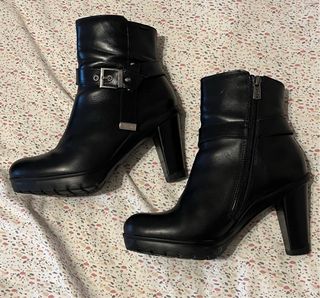 Botines tacón Callaghan negros