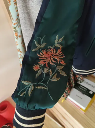 Chaqueta Bomber Oversized Reversible Bordada ZARA