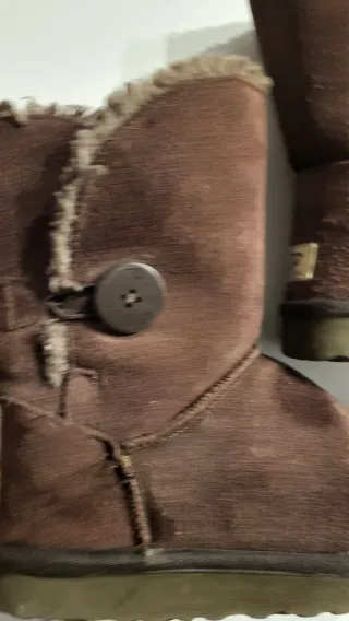 Botas UGG media caña marrones