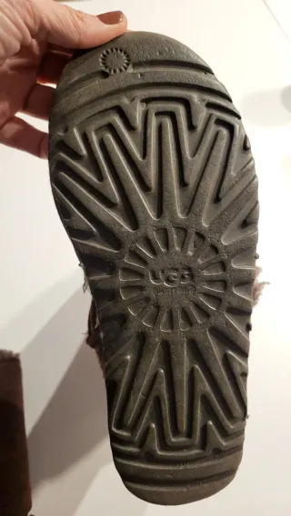 Botas UGG media caña marrones