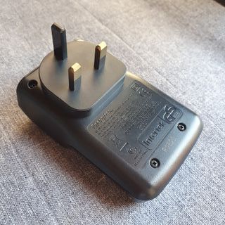 Cargador Energizer Pilas AA/AAA NiMH Enchufe UK