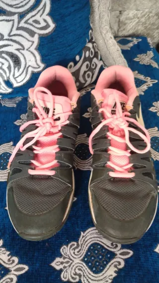 Zapatillas deportivas Nike mujer grises y rosas