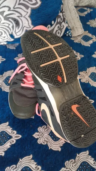 Zapatillas deportivas Nike mujer grises y rosas