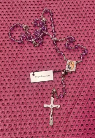 Rosario Morado con Medalla y Crucifijo