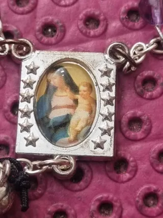 Rosario Morado con Medalla y Crucifijo